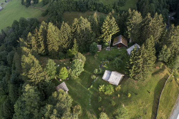 Außenareal Keltendorf Stoanabichl